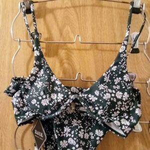 NWT Zaful Women's Size 4 Deep Green & White Floral Bikini Two Piece